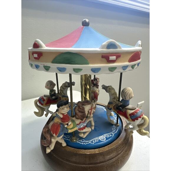 Peanuts Other - Peanuts / Snoopy Willitts #8113 Music Box: Merry Go Round Plays " Tales From ..
